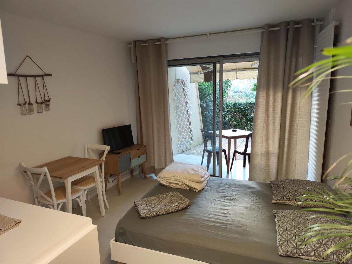 Studio Cannes Marina Манделю-ла-Напул Екстериор снимка