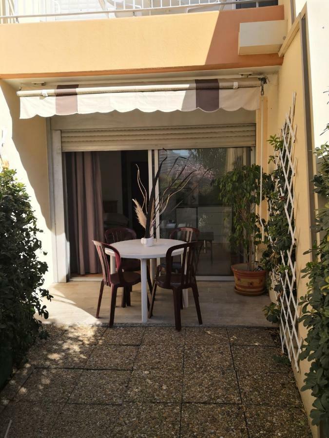 Studio Cannes Marina Манделю-ла-Напул Екстериор снимка